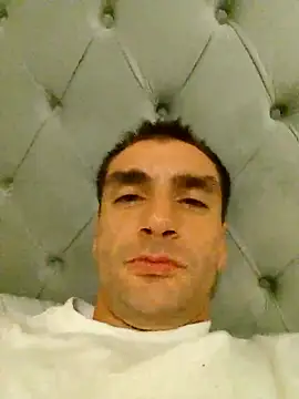 Snapshot of youhavefunandillcum chatting on 22, 3, 2025 youhavefunandillcum online show from 22, 3, 2025