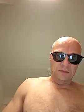 Snapshot of wedge75 chatting on 25, 5, 2026 wedge75 online show from 25, 5, 2026