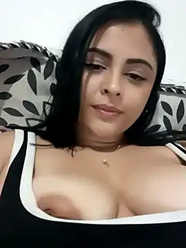 MelannyBell online show from 5, 3, 2025