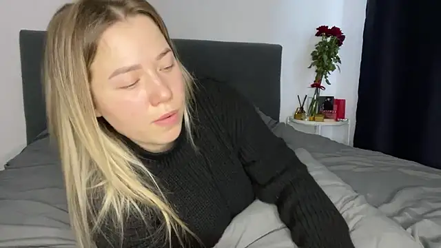 Embersweetbunny online show from 29, 1, 2025