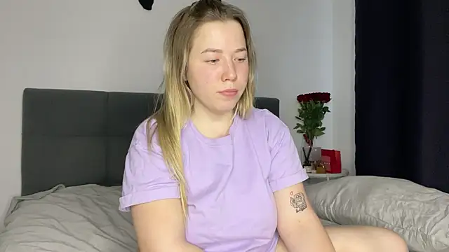 Embersweetbunny online show from 7, 2, 2025