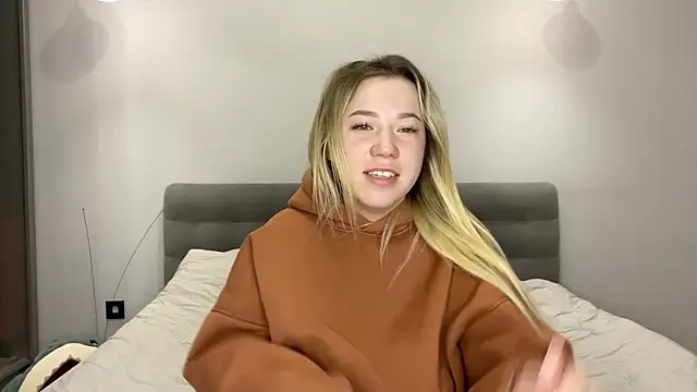 Embersweetbunny online show from 9, 1, 2026