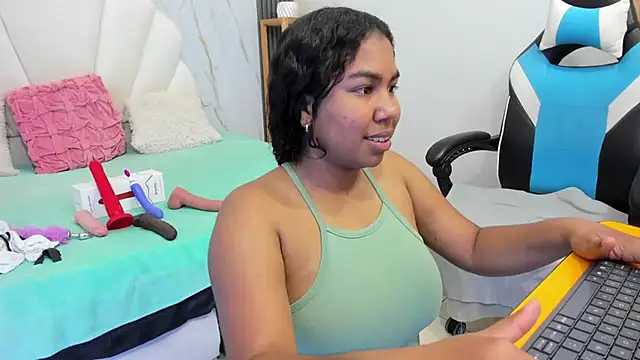 Lizzie Williams  online show from 6, 11, 2025