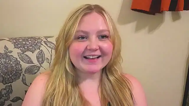 PhatAssBlond online show from 18, 4, 2026