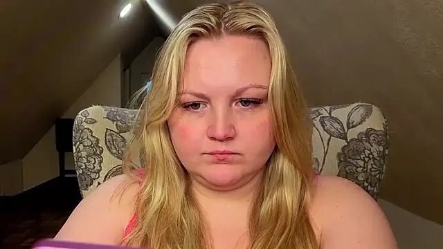 PhatAssBlond online show from 18, 5, 2026