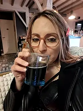 Snapshot of Jade_Emeraud chatting on 5, 3, 2025 Jade Emeraud online show from 5, 3, 2025