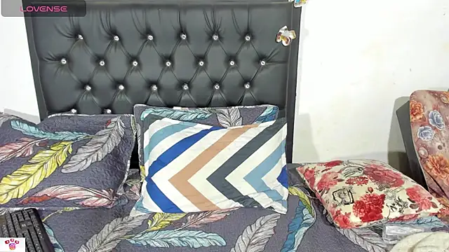 Snapshot of Darlyquenn11 chatting on 23, 12, 2024 Darlyquenn11 online show from 23, 12, 2024