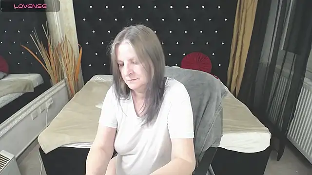 Lilly hott online show from 10, 3, 2025