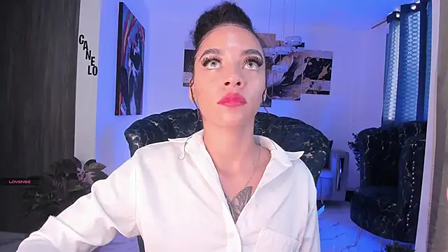 pretty pettite online show from 11, 12, 2024