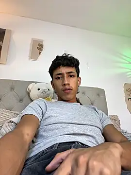 Ostin18hot online show from 3, 12, 2025