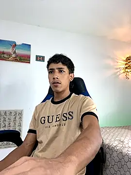 Ostin18hot online show from 5, 12, 2025