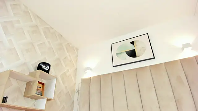 Anniie Queen online show from 16, 11, 2025