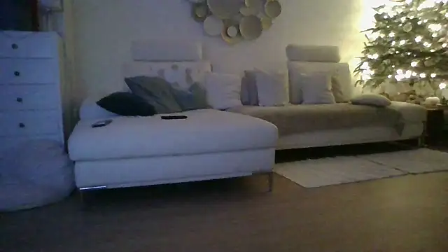 lyajoliee online show from 11, 12, 2024