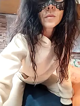 Snapshot of EmySkinny85 chatting on 4, 1, 2025 EmySkinny85 online show from 4, 1, 2025