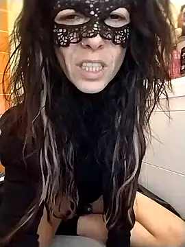Snapshot of EmySkinny85 chatting on 5, 1, 2025 EmySkinny85 online show from 5, 1, 2025