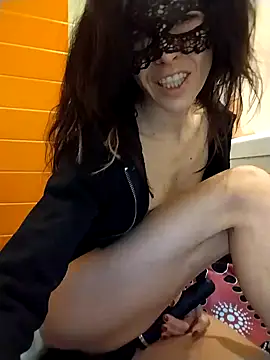 Snapshot of EmySkinny85 chatting on 8, 1, 2025 EmySkinny85 online show from 8, 1, 2025