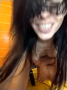 Snapshot of EmySkinny85 chatting on 15, 1, 2025 EmySkinny85 online show from 15, 1, 2025