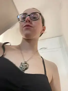Snapshot of MartiniiSelenna chatting on 3, 7, 2026 MartiniiSelenna online show from 3, 7, 2026