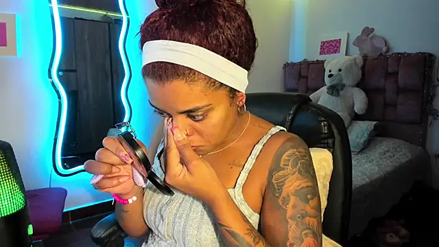 ladyrd1 online show from 29, 1, 2025