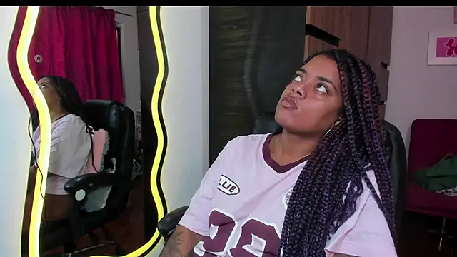 ladyrd1 online show from 5, 11, 2025