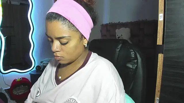 ladyrd1 online show from 23, 2, 2026