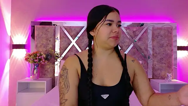 MarianaGarciaa   online show from 20, 9, 2025