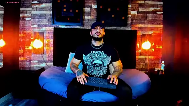 Van Velckan online show from 26, 1, 2025