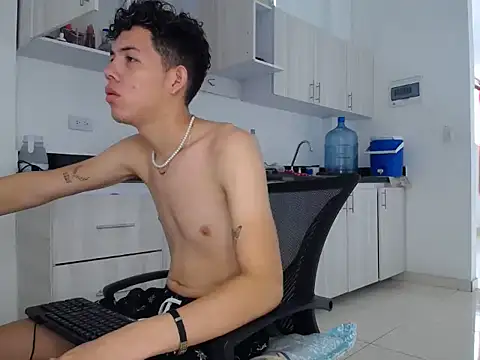Snapshot of adams_pervert_love chatting on 18, 3, 2025 adams pervert love online show from 18, 3, 2025