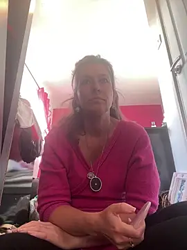 Lwhite1 online show from 20, 10, 2025