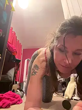 Lwhite1 online show from 14, 12, 2025