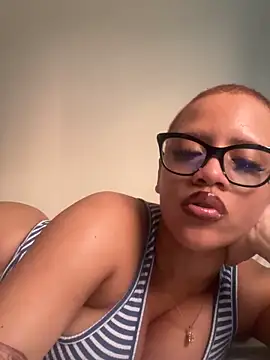 Charlotee  online show from 5, 1, 2025