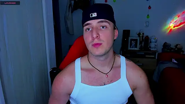 Snapshot of liam_oficial02 chatting on 19, 12, 2024 liam oficial02 online show from 19, 12, 2024