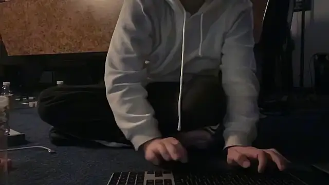Snapshot of adamseed69 chatting on 13, 4, 2026 adamseed69 online show from 13, 4, 2026