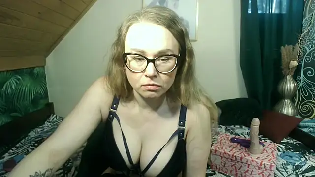 MilfKendra4U online show from 28, 2, 2026