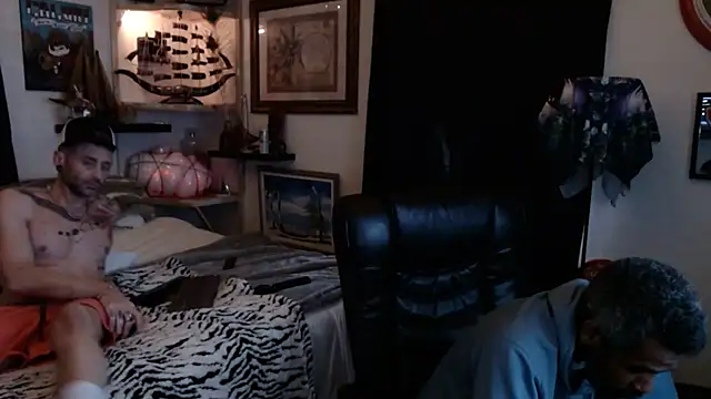 Snapshot of ShiaWay chatting on 4, 2, 2025 ShiaWay online show from 4, 2, 2025