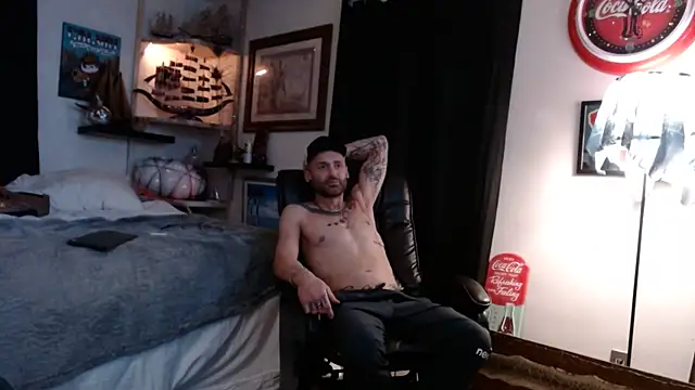 Snapshot of ShiaWay chatting on 8, 2, 2025 ShiaWay online show from 8, 2, 2025