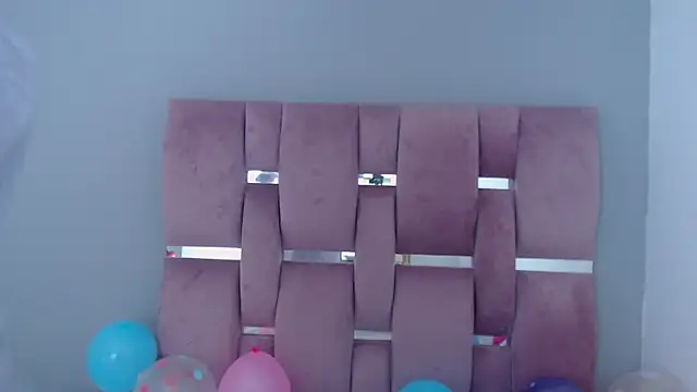 EmiliaKurt online show from 4, 2, 2025