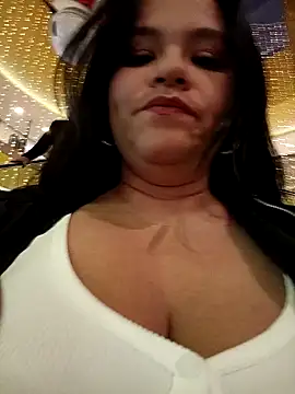 Snapshot of Julieta-tits chatting on 12, 12, 2024 Julieta-tits online show from 12, 12, 2024