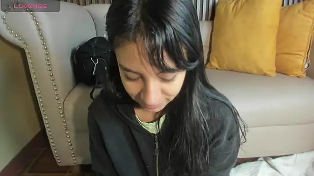 Snapshot of Tamaraakins chatting on 8, 2, 2025 Tamaraakins online show from 8, 2, 2025