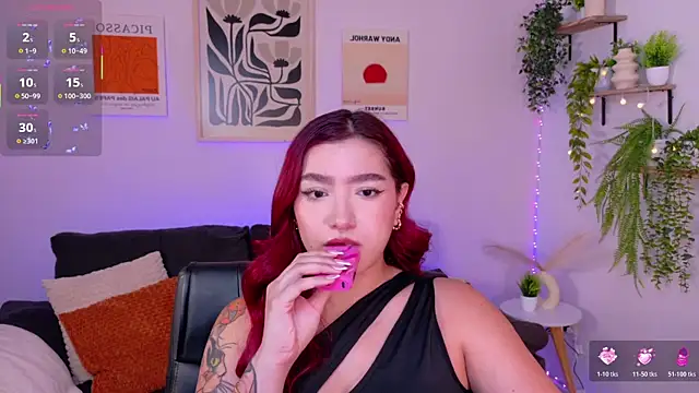 Snapshot of ViolettCastel chatting on 20, 4, 2026 ViolettCastel online show from 20, 4, 2026