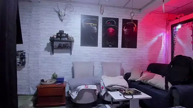 Kimmymadison- online show from 19, 2, 2025