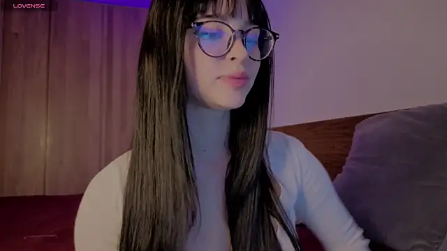 Snapshot of Roxxy_mora chatting on 23, 6, 2026 Roxxy mora online show from 23, 6, 2026