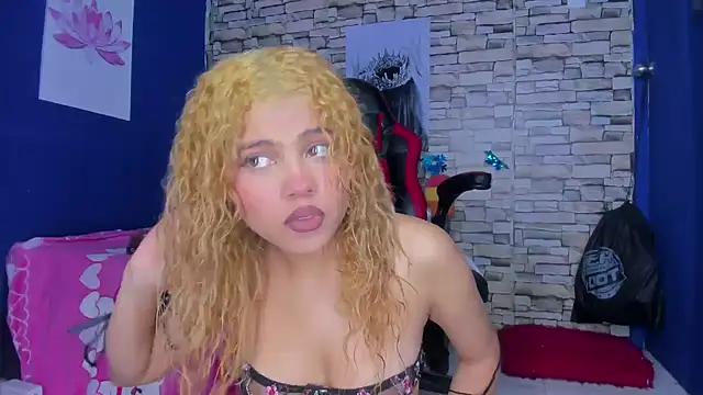 sofiacastillo01 online show from 13, 2, 2025