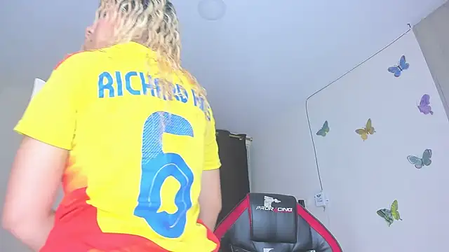 sofiacastillo01 online show from 16, 12, 2025