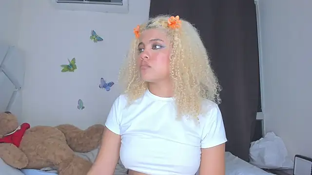 sofiacastillo01 online show from 11, 1, 2026