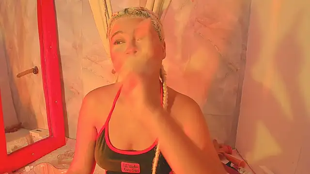Snapshot of sofiacastillo01 chatting on 28, 6, 2026 sofiacastillo01 online show from 28, 6, 2026