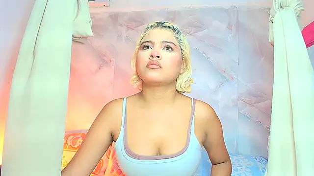 Snapshot of sofiacastillo01 chatting on 17, 7, 2026 sofiacastillo01 online show from 17, 7, 2026