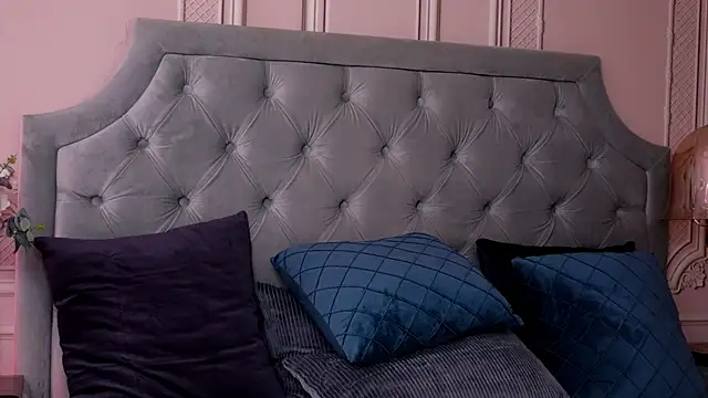 LucyAddison online show from 8, 2, 2025