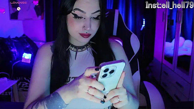 Kitty goth online show from 8, 1, 2026