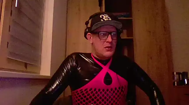 Snapshot of Bigthroaterboy chatting on 21, 2, 2025 Bigthroaterboy online show from 21, 2, 2025